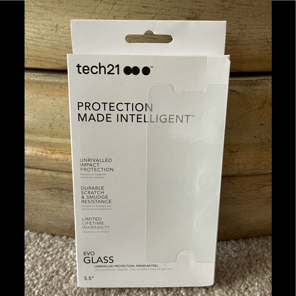 ✨SOLD✨ Tech 21 Evo Glass 5.5” Screen Protector New